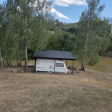 Domek letniskowy Karavan Pri Rybniku *
